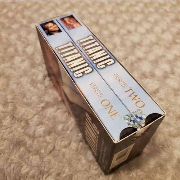 Titanic VHS Box Set Video Cassette Tapes Leonardo DiCaprio Vintage Paramount - Picture 2 of 5